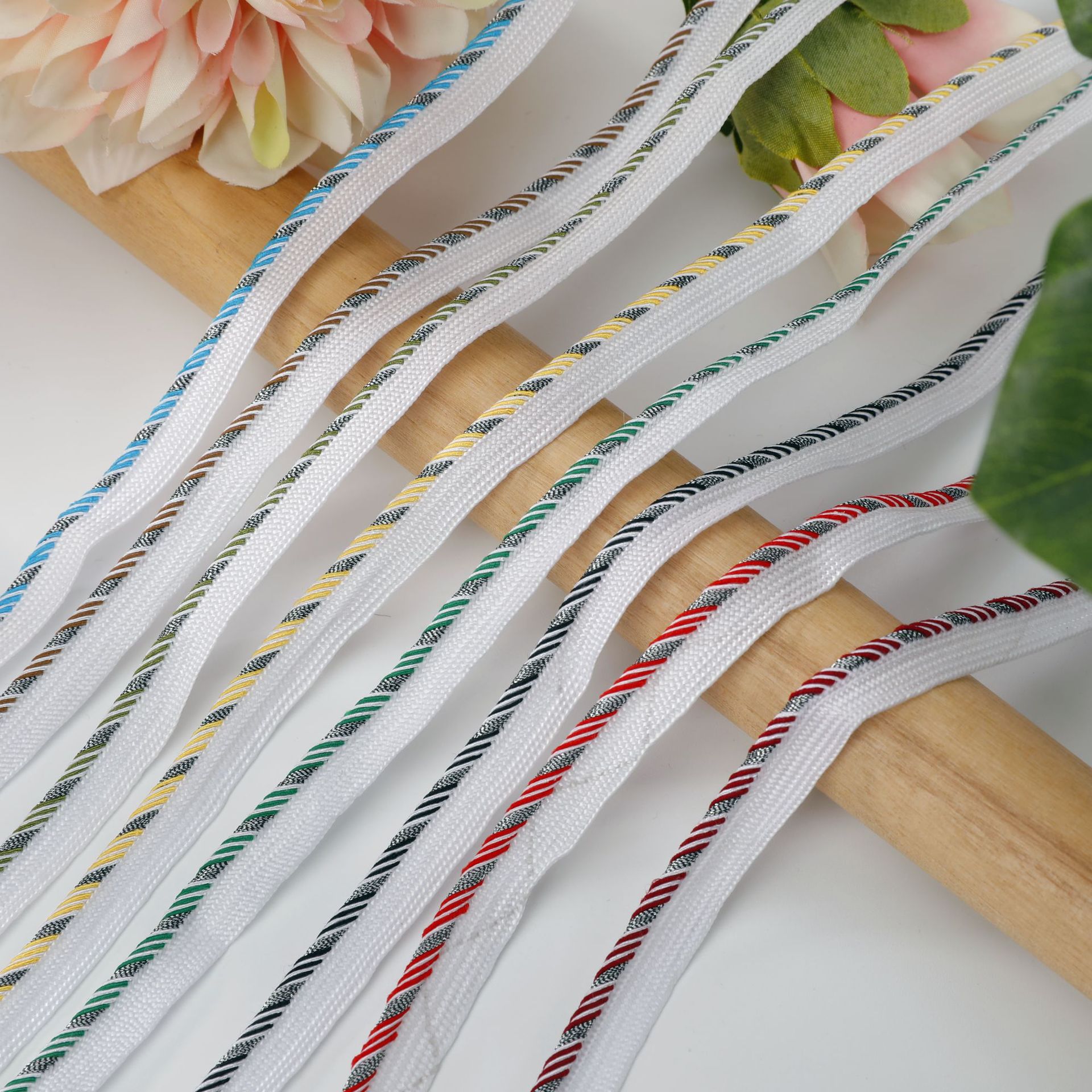 5m/16.4ft each pack White Base - Sewing Thread In Textile recension och pris