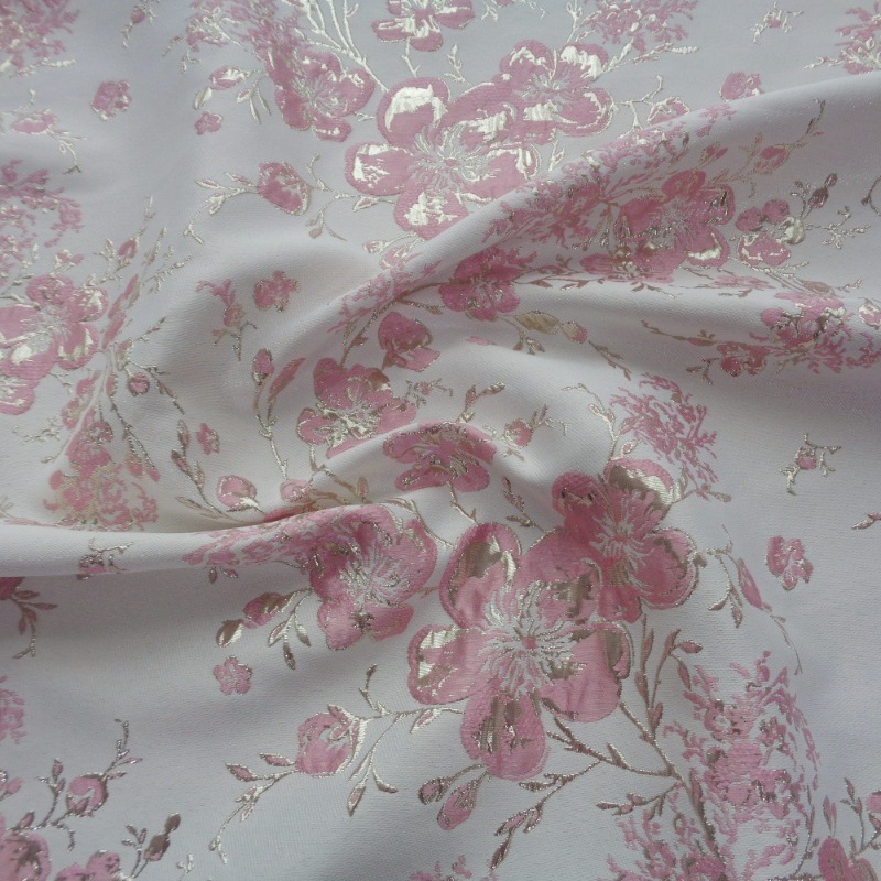 100x145cm Floral Embossed Jacq - Sewing Thread In Textile recension och pris